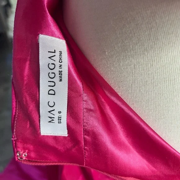 NWT 68062 Mac Duggal Ieena Cut-Out Ruffled Satin Gown Size 6
